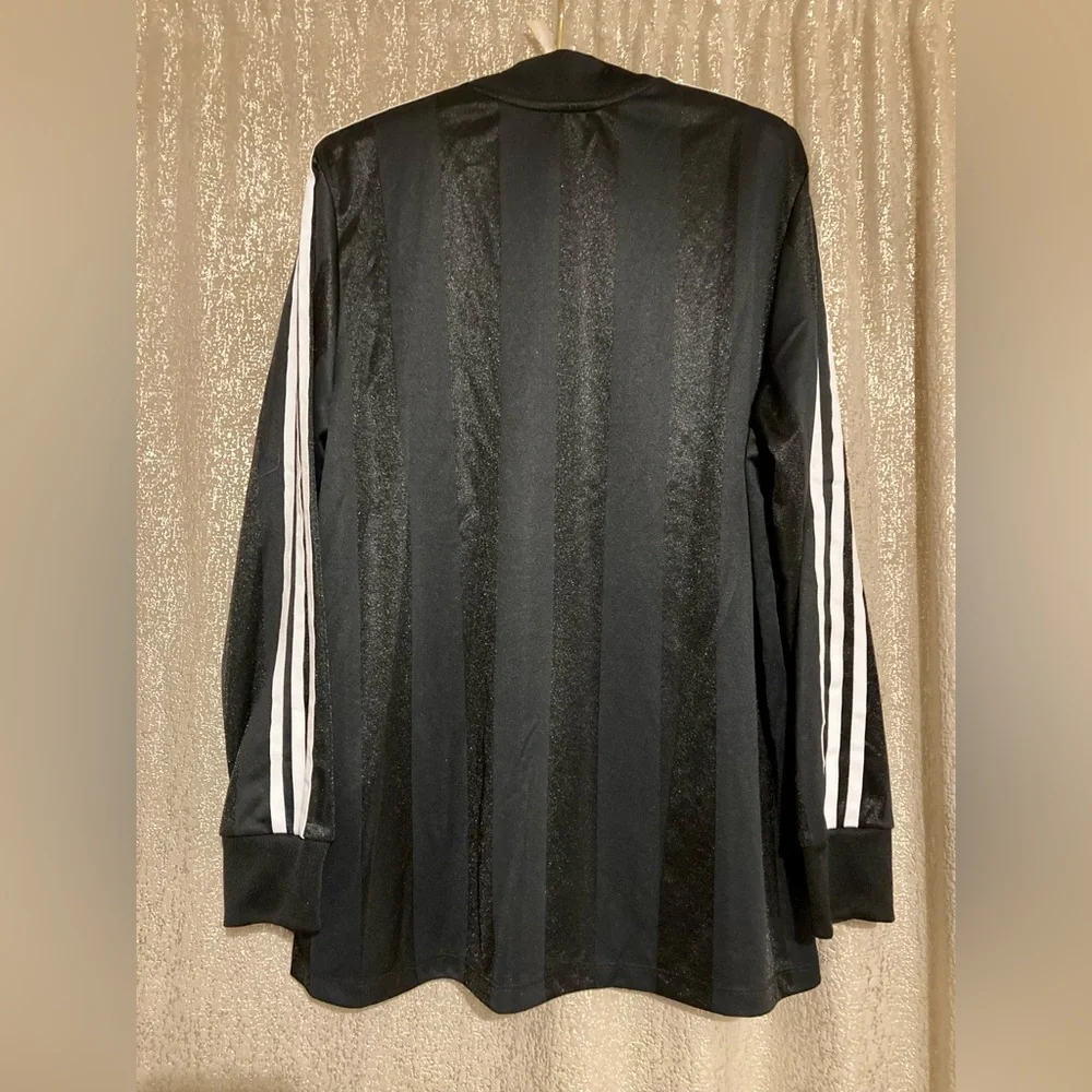 TWO adidas chic jacquard stripe tops - Picture 3 of 8